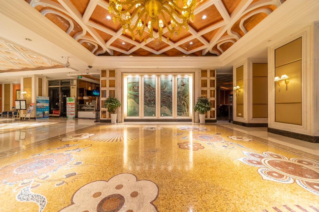 Ramada Yichang Hotel Екстер'єр фото