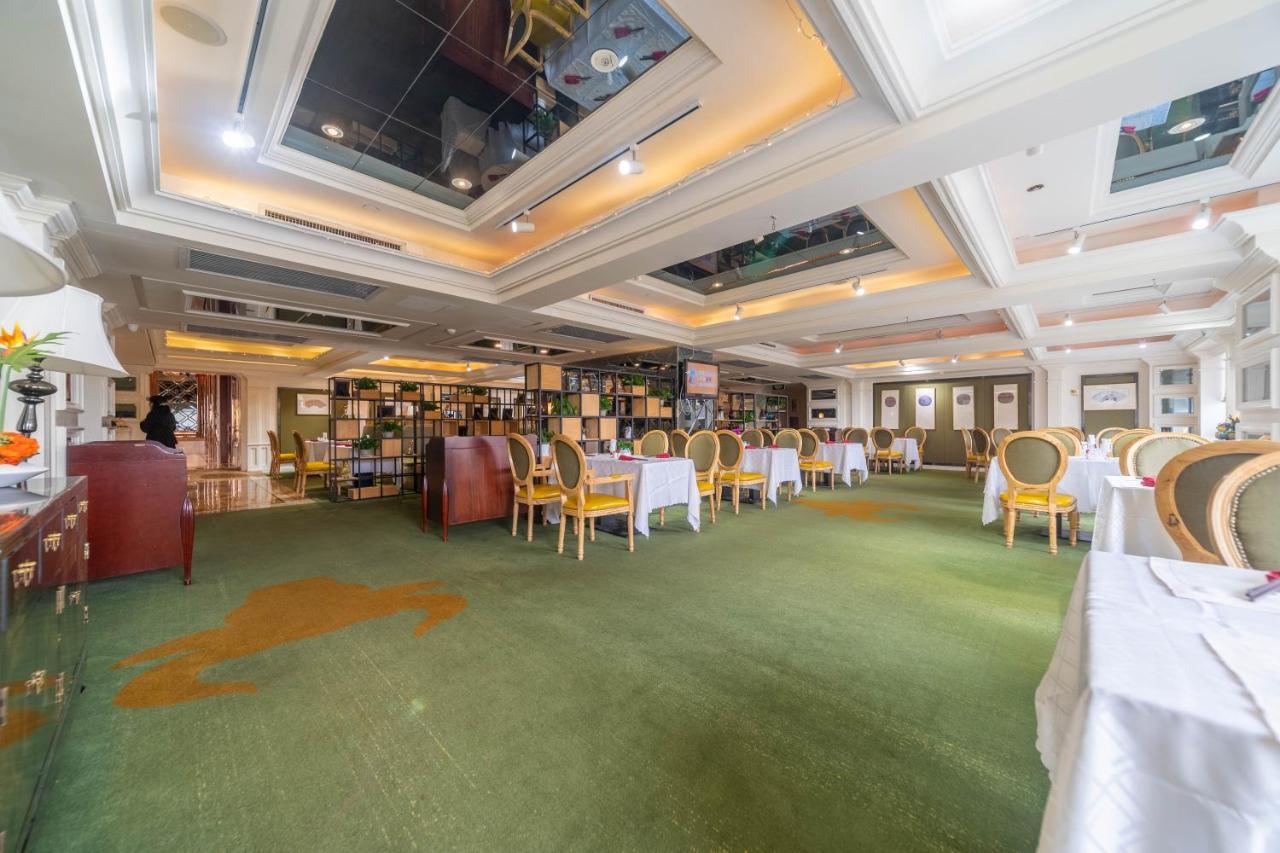 Ramada Yichang Hotel Екстер'єр фото