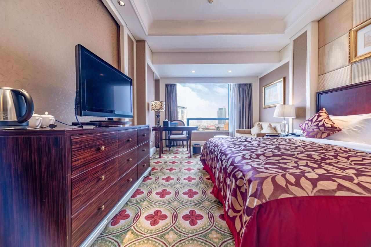Ramada Yichang Hotel Екстер'єр фото