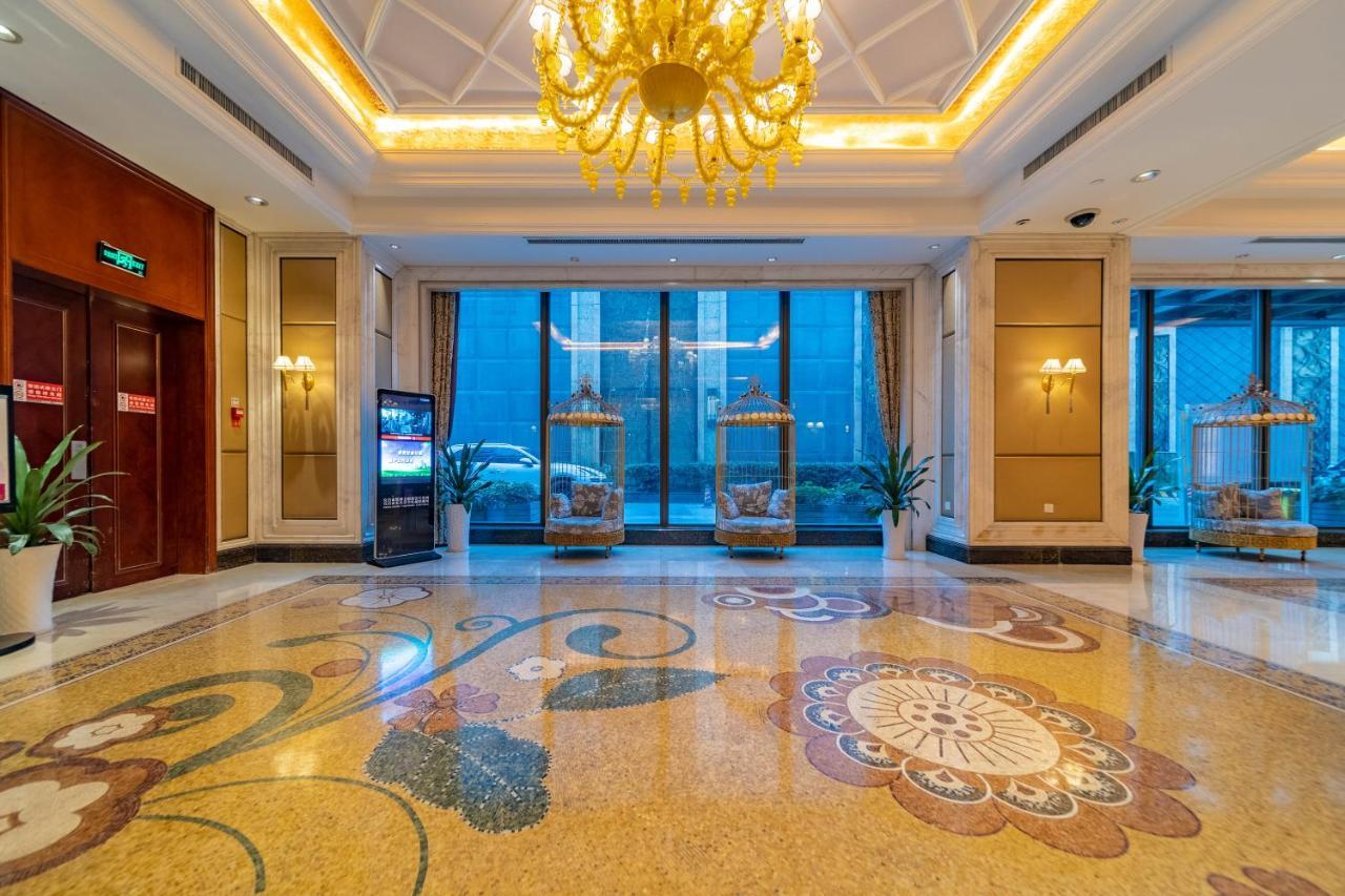 Ramada Yichang Hotel Екстер'єр фото
