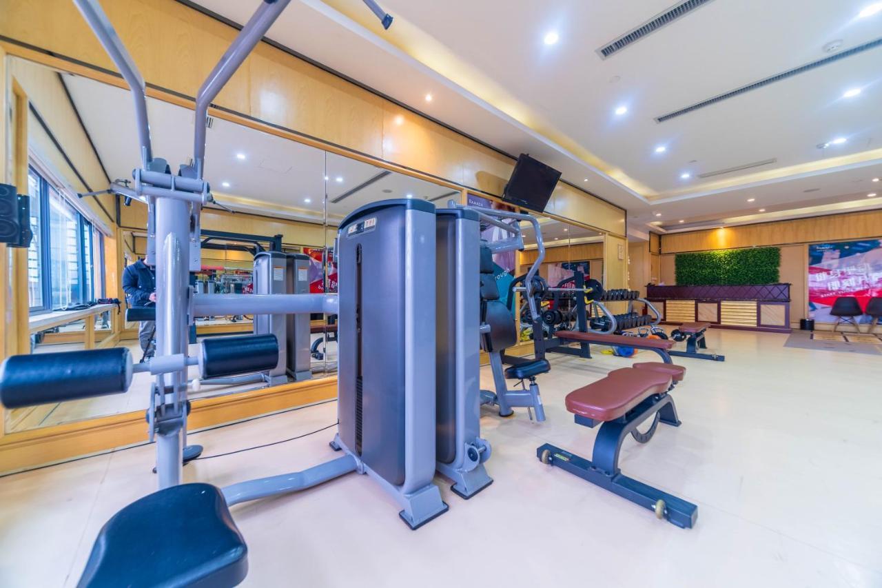 Ramada Yichang Hotel Екстер'єр фото