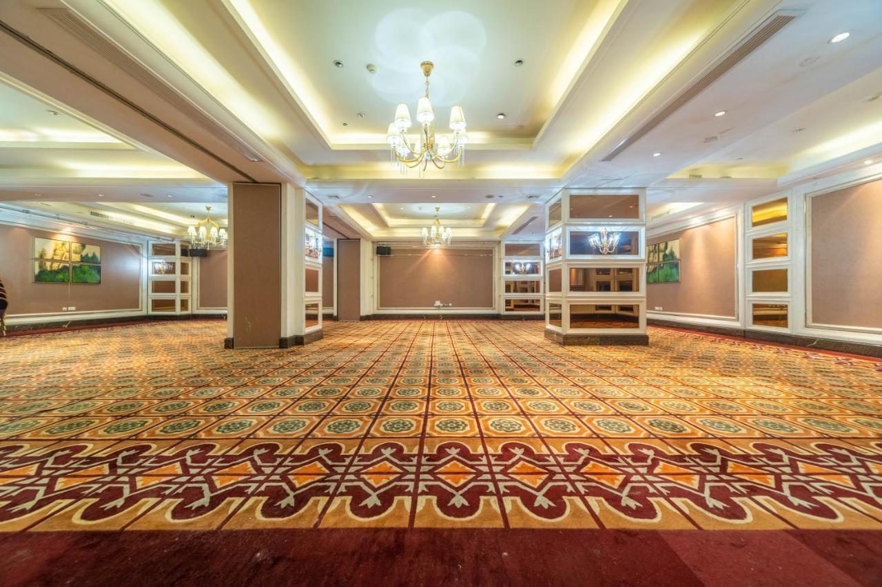 Ramada Yichang Hotel Екстер'єр фото