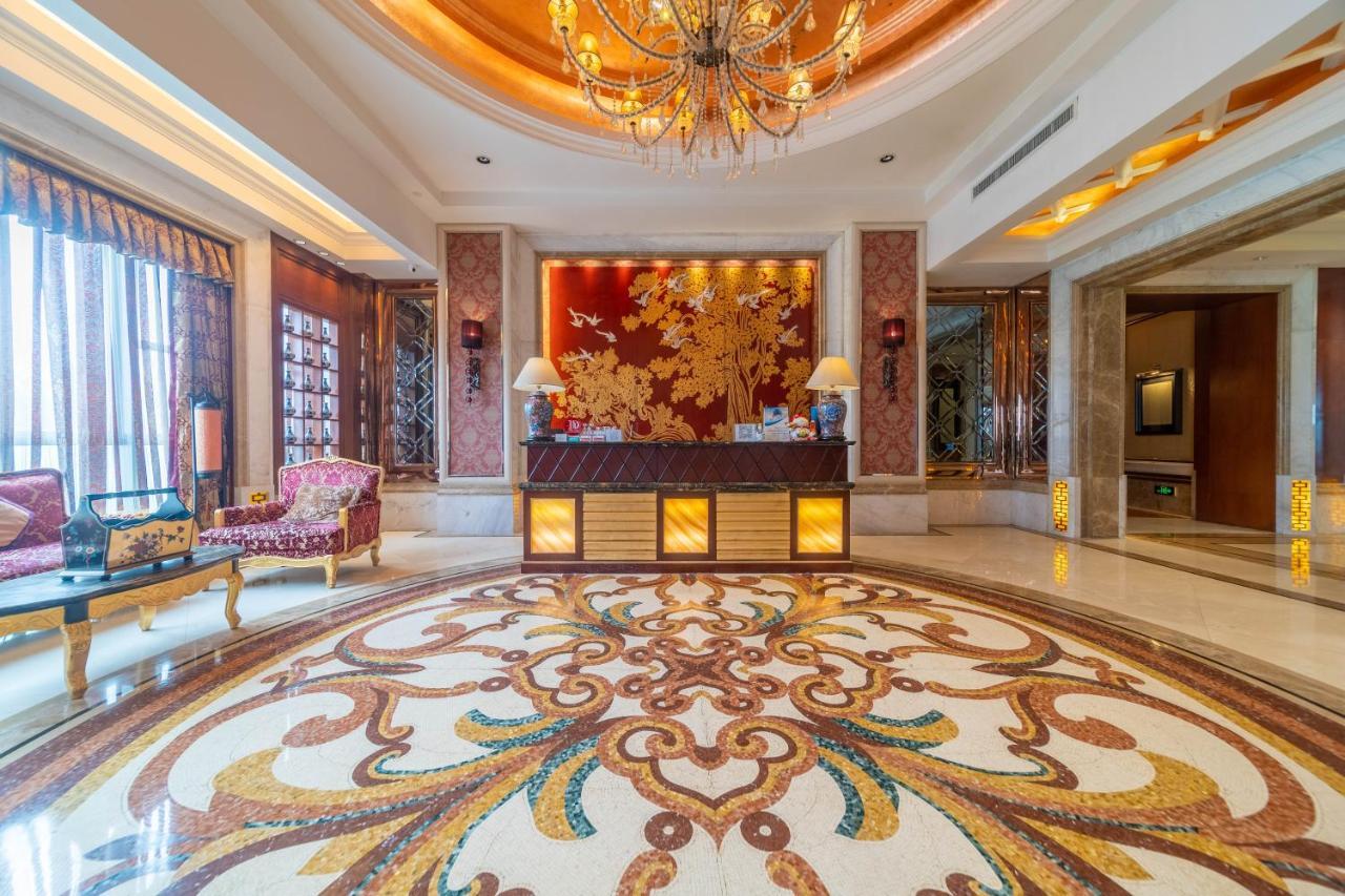 Ramada Yichang Hotel Екстер'єр фото