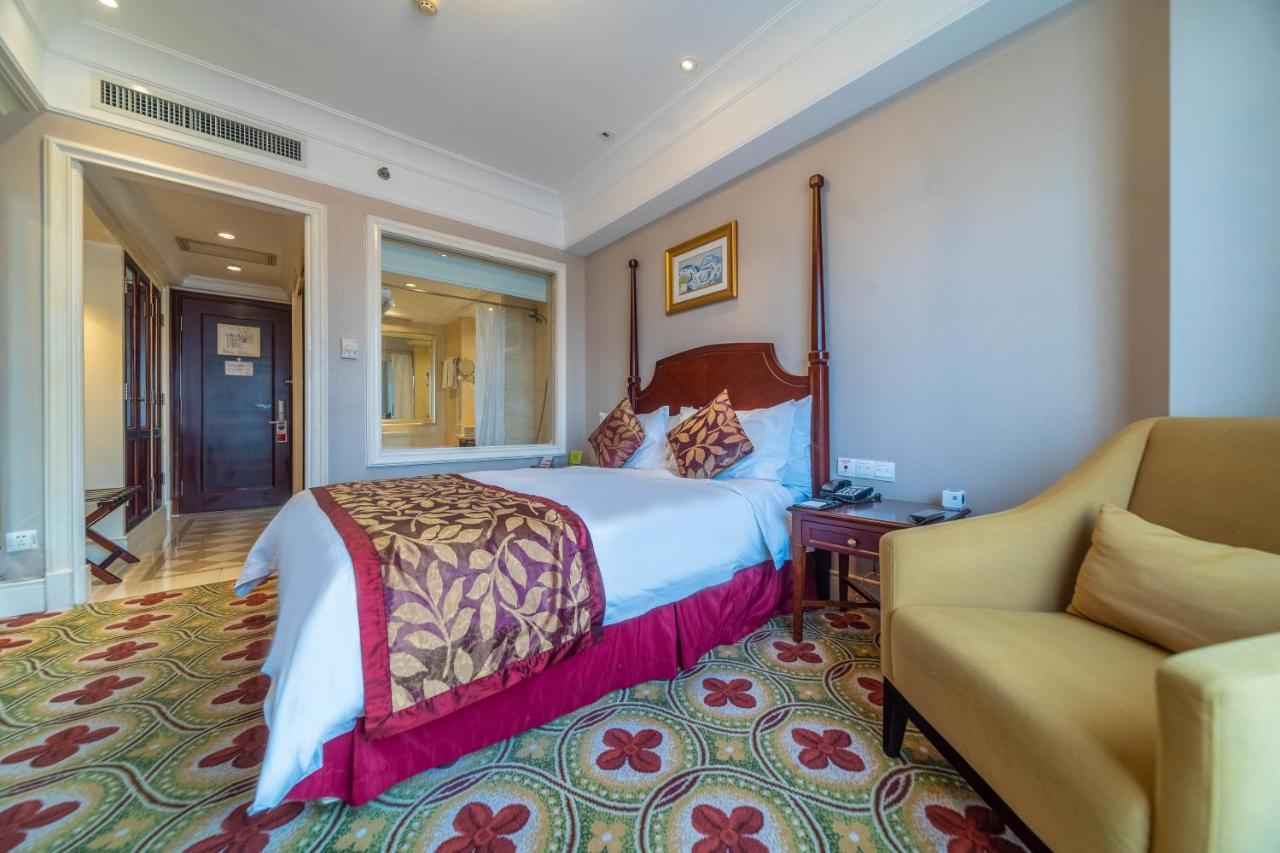 Ramada Yichang Hotel Екстер'єр фото