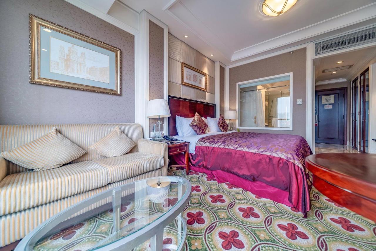 Ramada Yichang Hotel Екстер'єр фото