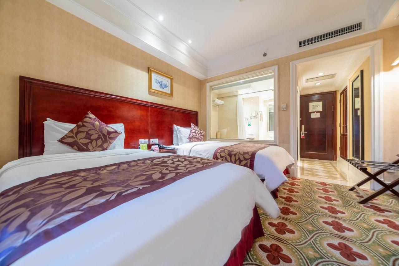 Ramada Yichang Hotel Екстер'єр фото