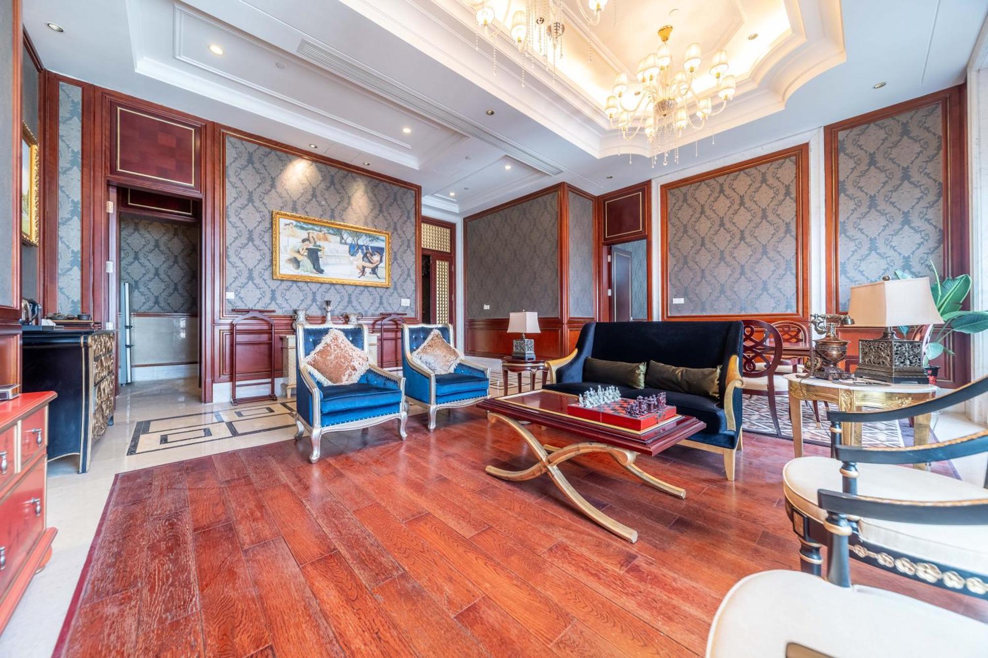 Ramada Yichang Hotel Екстер'єр фото